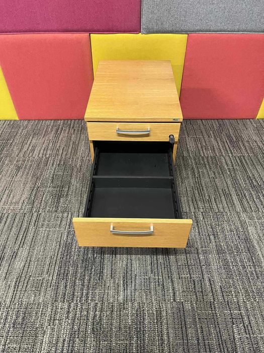 Kontenerek podbiurkowy Kinnarps szafka pomocniki biurowe 53x60x40