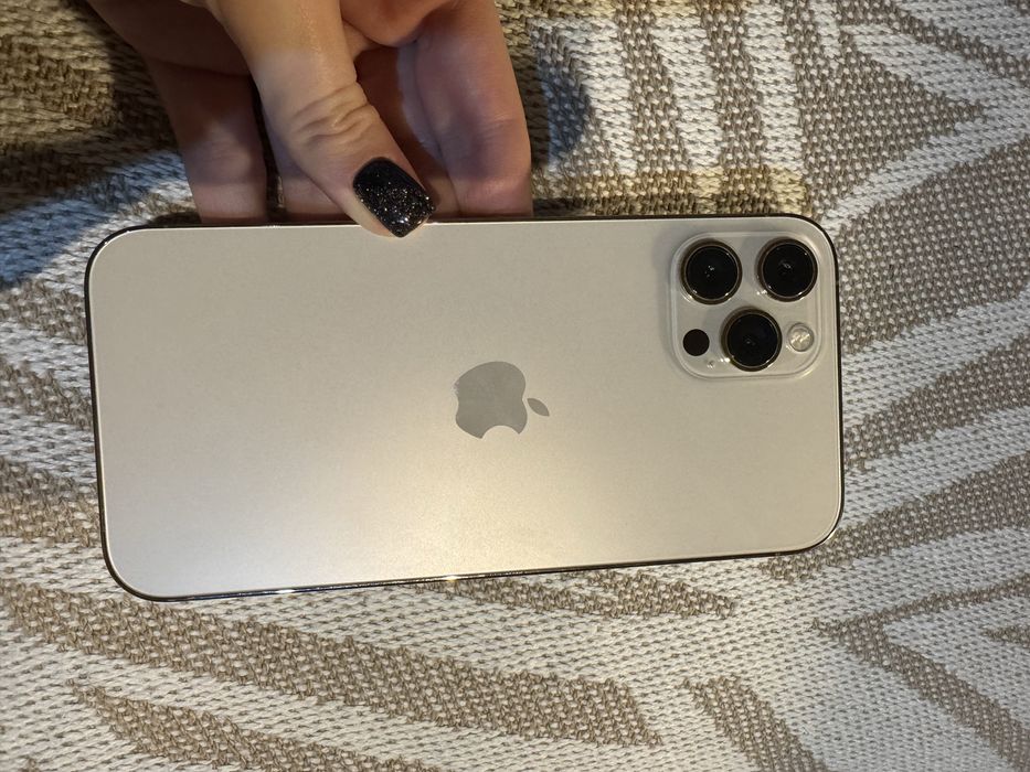 Iphone 11 pro max,128 gb.