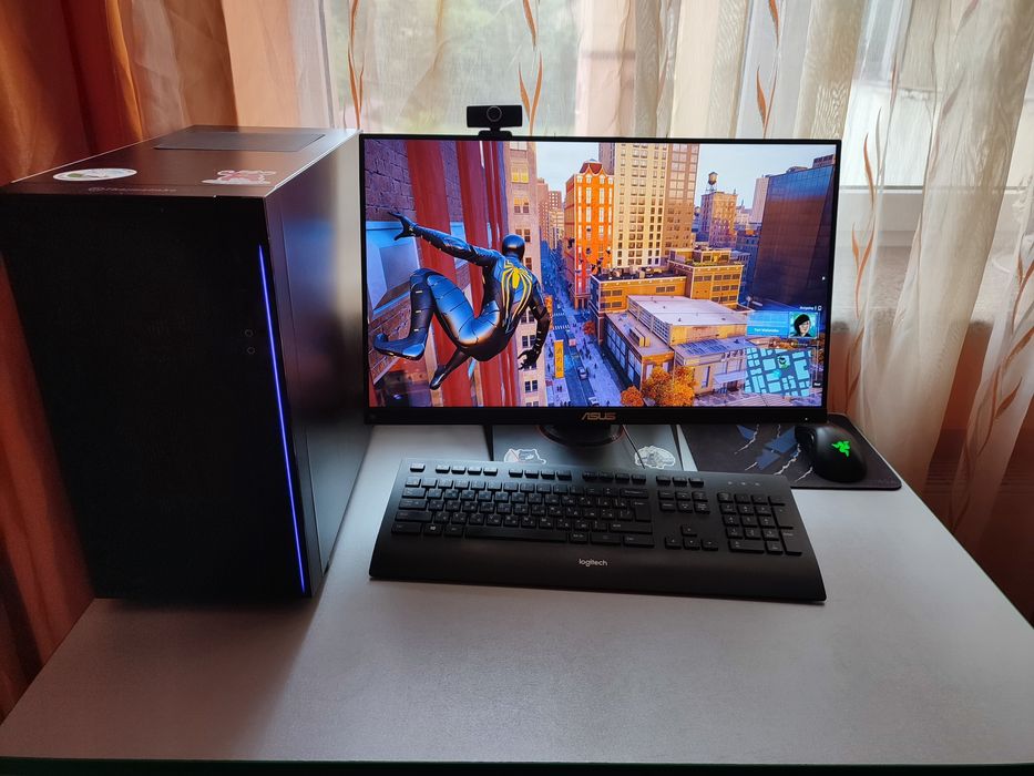 Ігровий комп'ютер+ Монітор+Клавіатура+Веб-камера