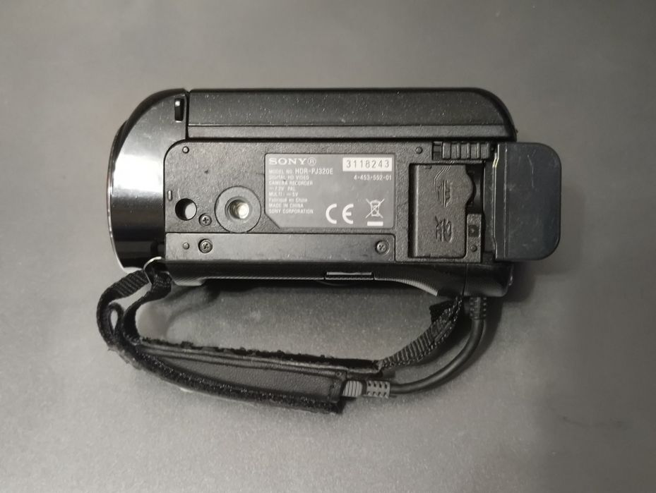 Відеокамера Sony pj320