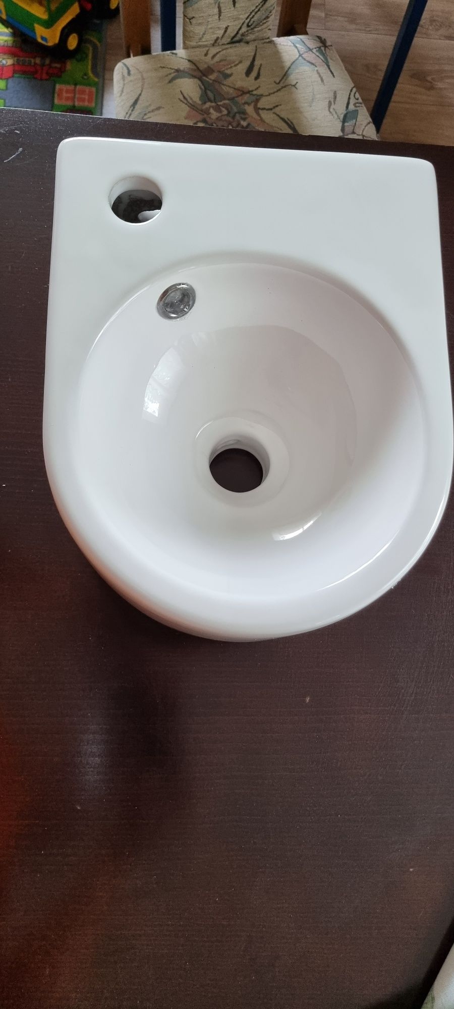 Umywalka wc mała