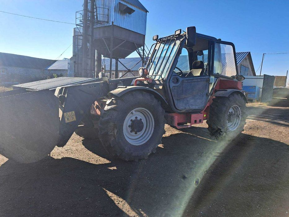 Телесопічний навантажувач Massey Ferguson 8947