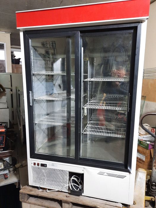 Шкаф холодильный Колд б.у 1.25 метра  двери раздвижные