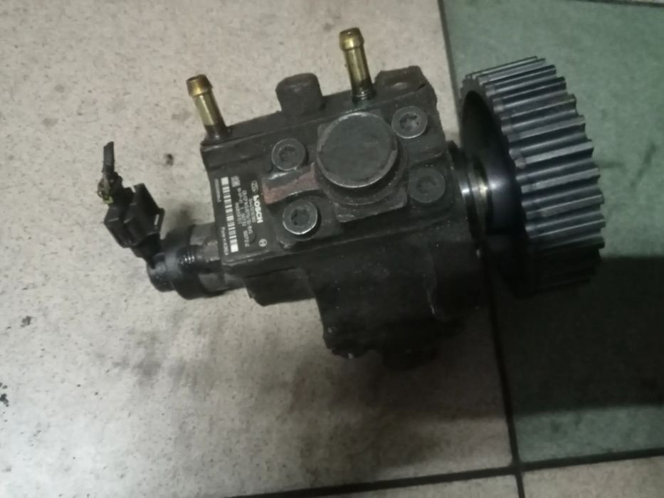 pompa wtryskowa captiva antara 2.0 vcdi 0445010180