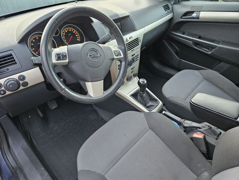 Opel Astra H Lift 1.6 Benzyna OPC Bi-xenon