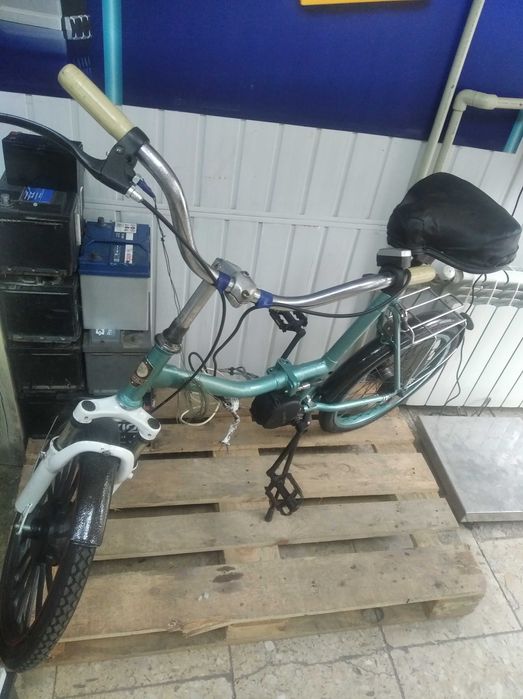 Велосипед АИСТ з кареточним електродвигуном.