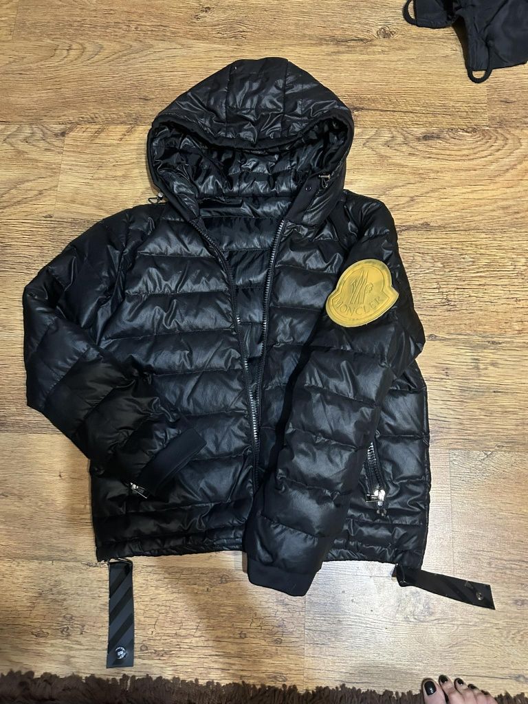 kurtka zimowa  moncler unisex S M