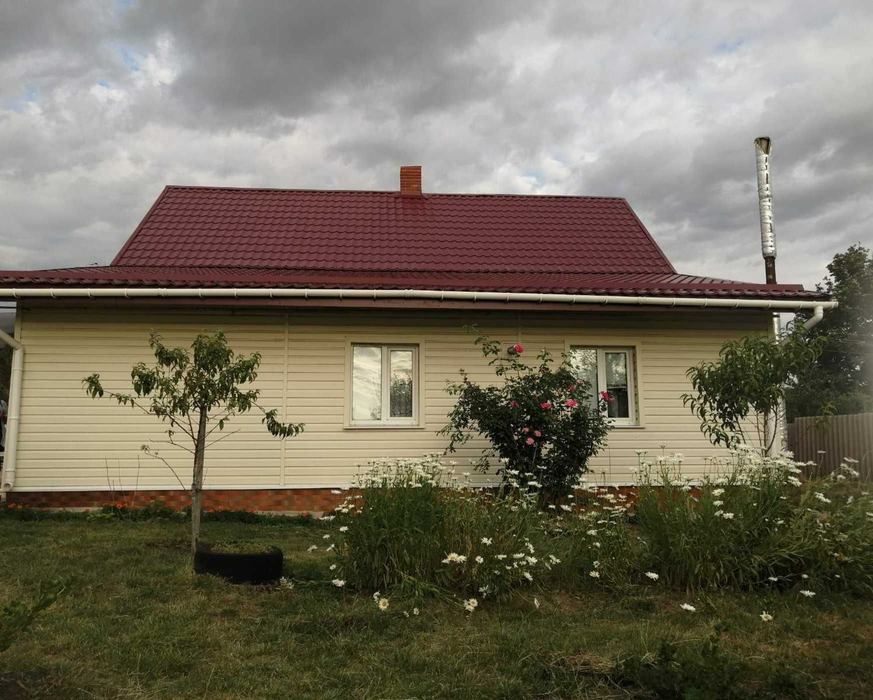 Продається комфортний  будинок на 165 сотках приватизованої землі!