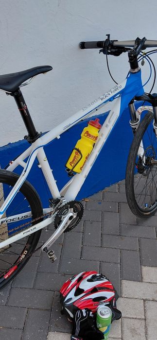 Biciicleta btt por estar m nao tem nada dedicado a estrada cicli