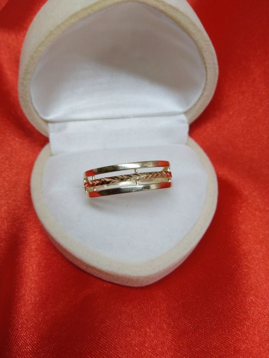 Piękny złoty pierścionek, złoto 585, r. 18