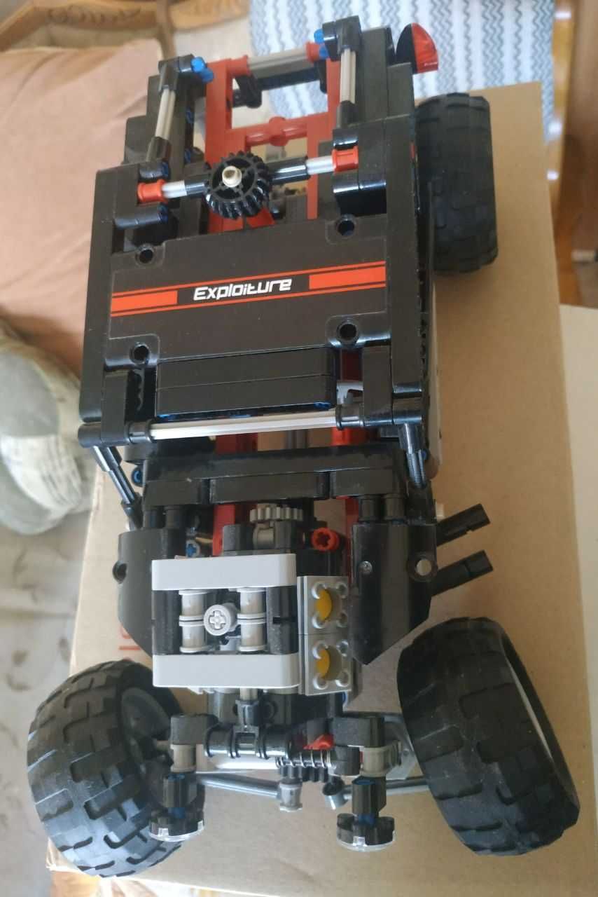 Конструктор Decool 3340 аналог Lego 8081 Extreme-Cruiser