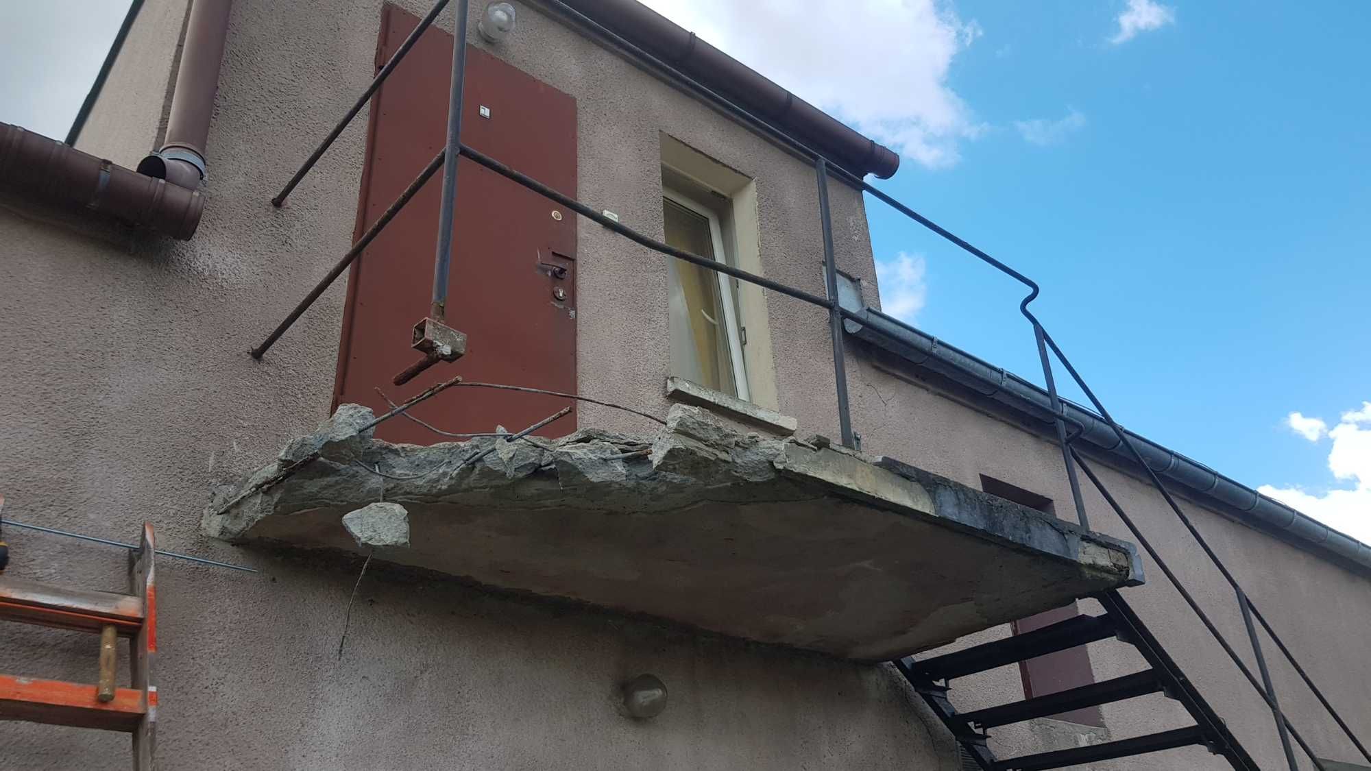 Schody metalowe stalowe solidne z poręczą