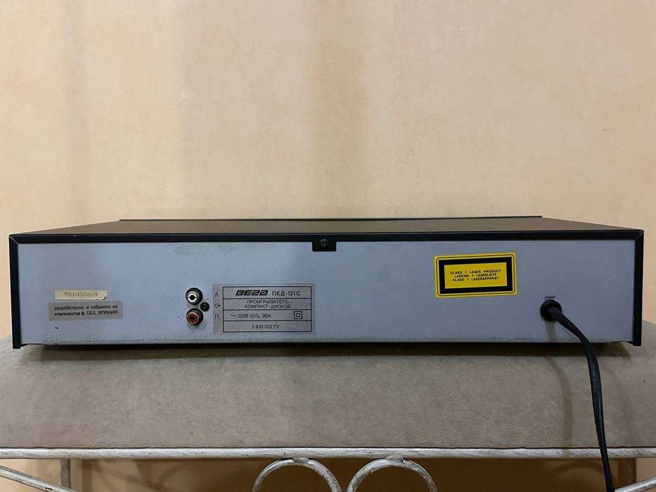 Проигрыватель компакт-дисков "Вега ПКД-121С"