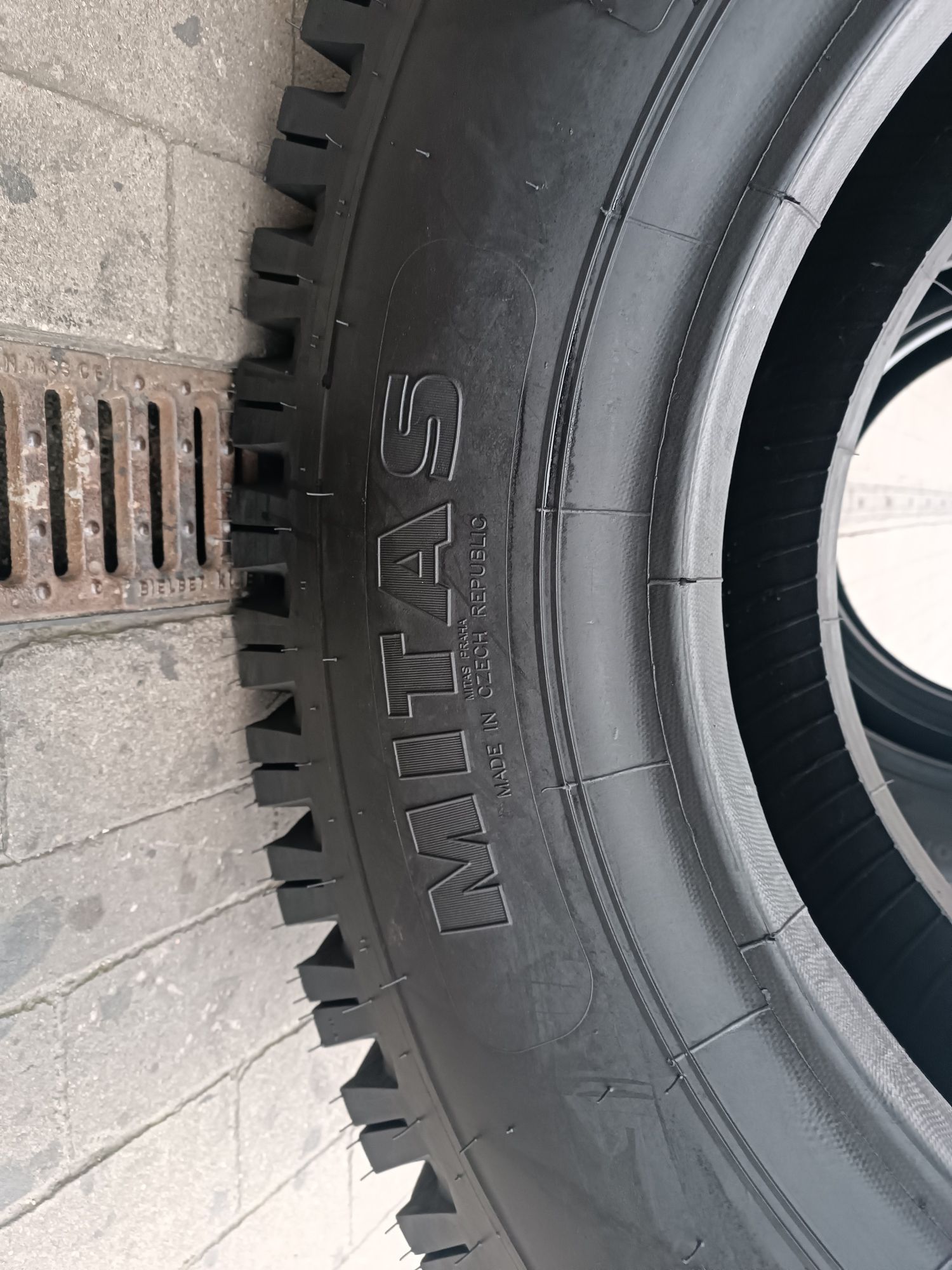 11.00-20 Mitas NB 59  11.00R20