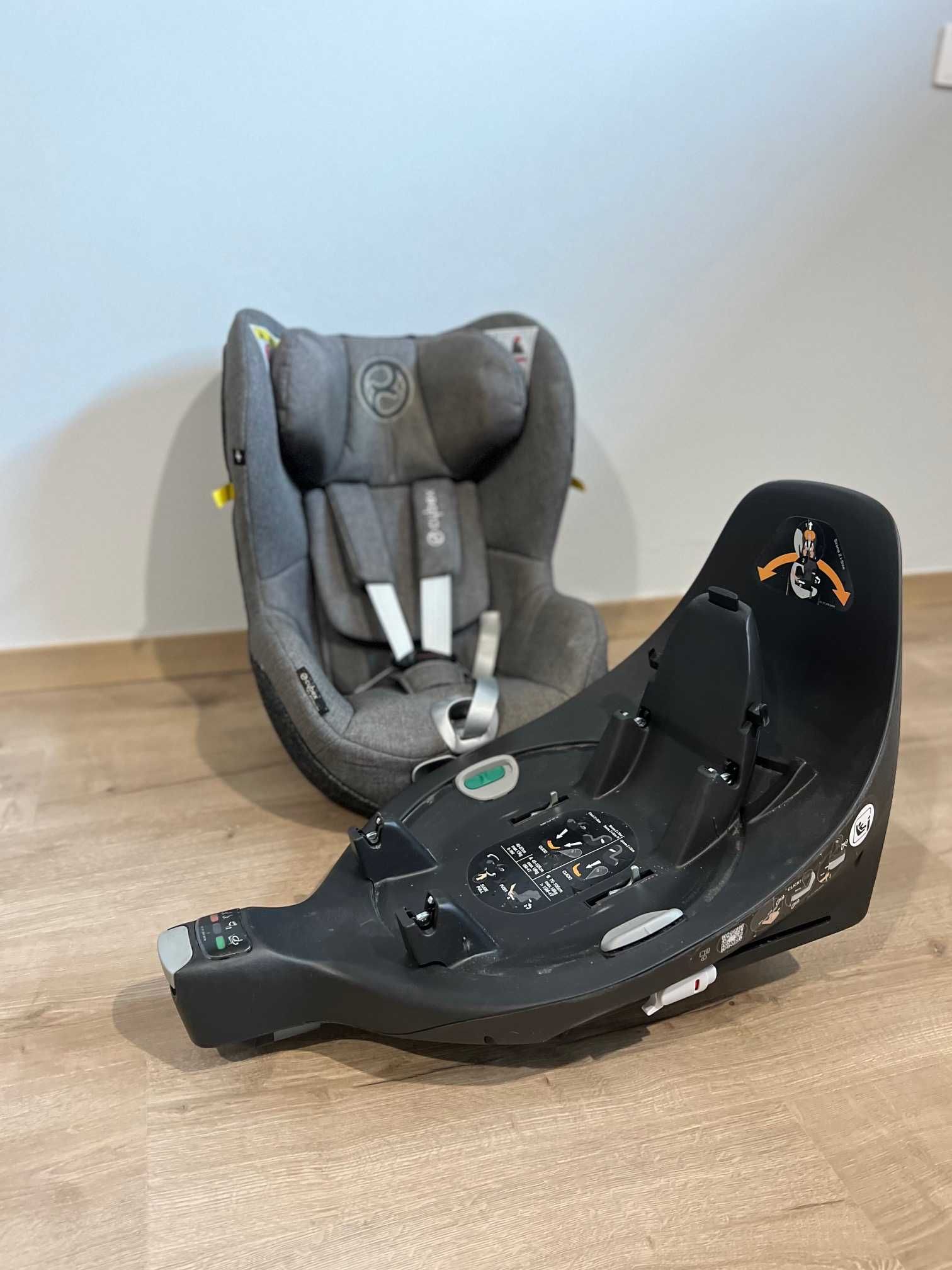 Fotelik Cybex Platinum Sirona Zi‑Size Plus + baza Z-fix Manhattan Grey