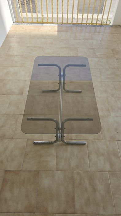 Mesa de centro em vidro