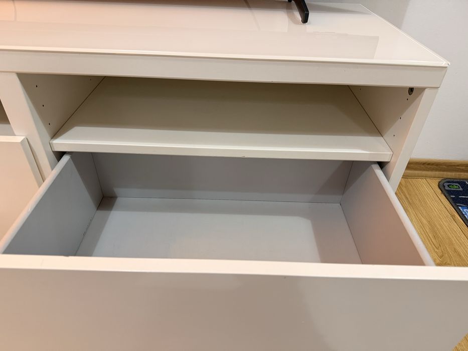 Biała szafka RTV z szufladami IKEA besta 120 x 40