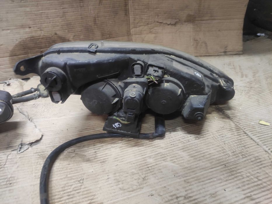 Фара Peugeot 607 фари Пежо 607 переднє світло Пежо