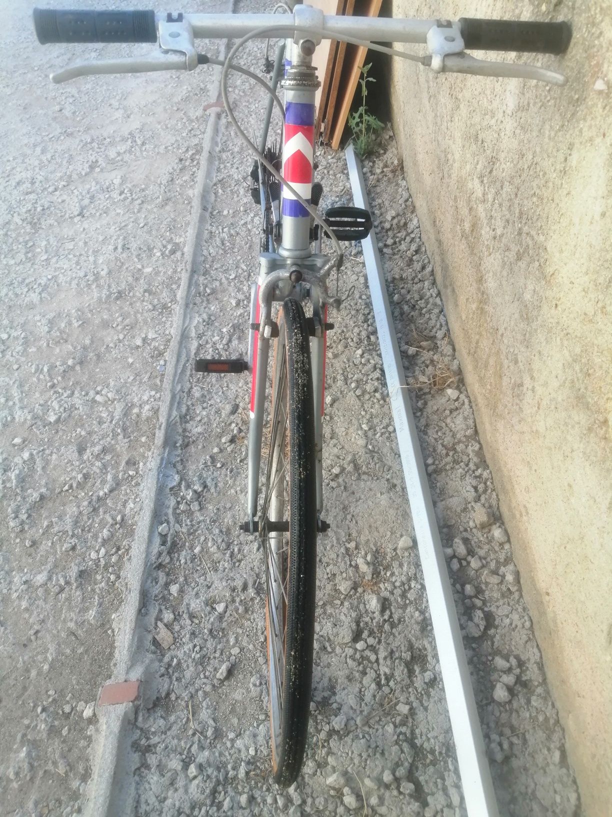 Bicicleta antiga leve