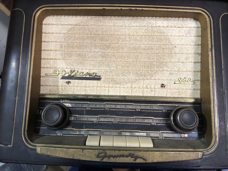 Grundig radio antigo
