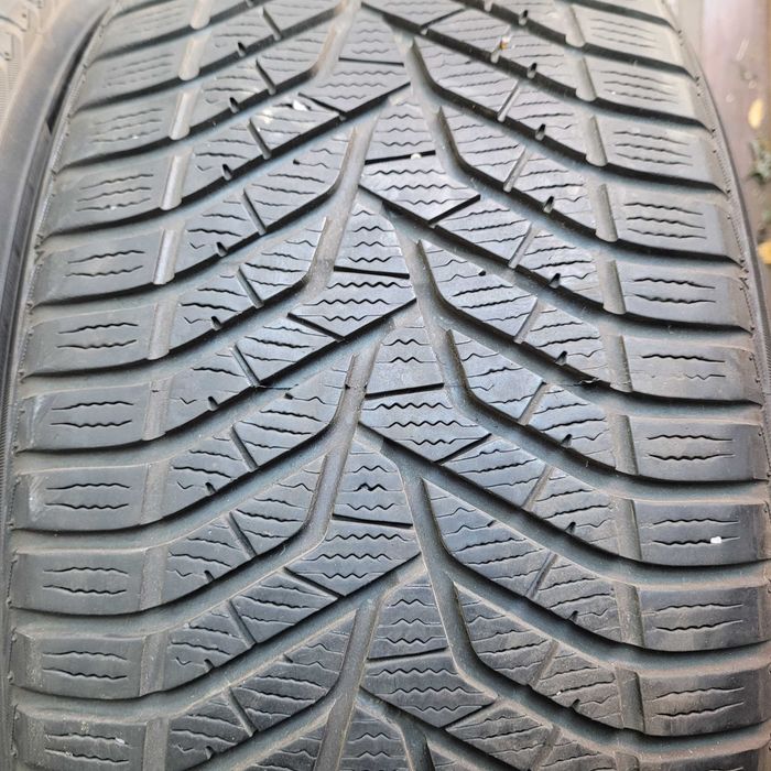 Opony Yokohama Blue Earth V905  245x45 19