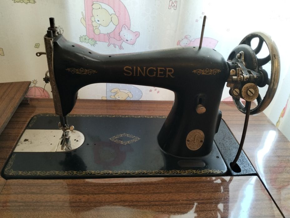 Máquina de costura Singer antiga