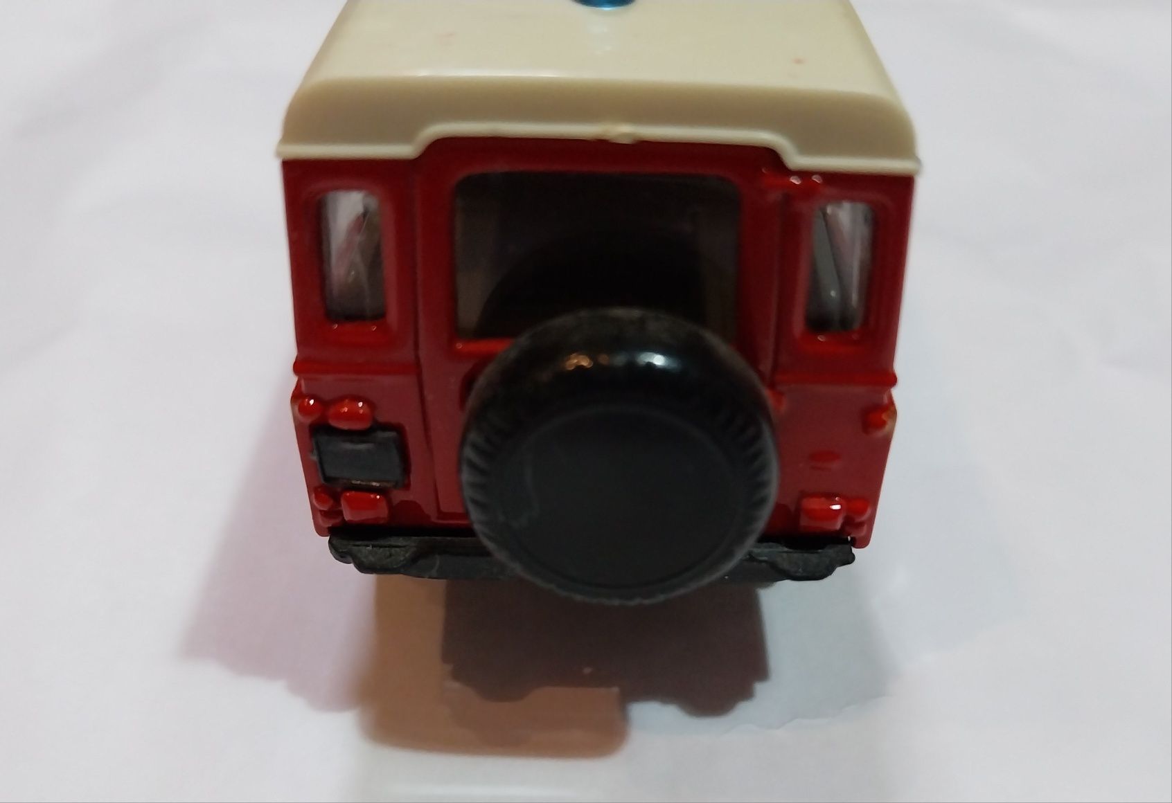 Miniatura Land Rover Defender Bombeiros Solido esc.1/43