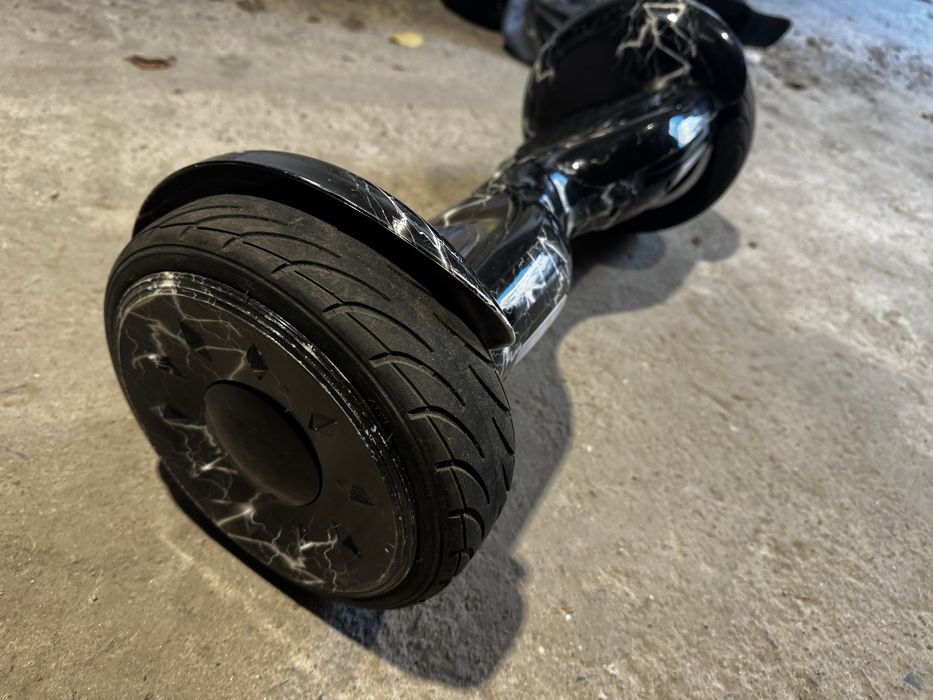 Гіроскутер з великим кліренсом