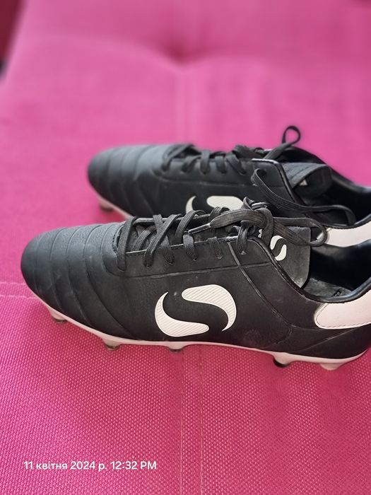 Продам копки футбольні в хорошому стані.привезені з Польщі.