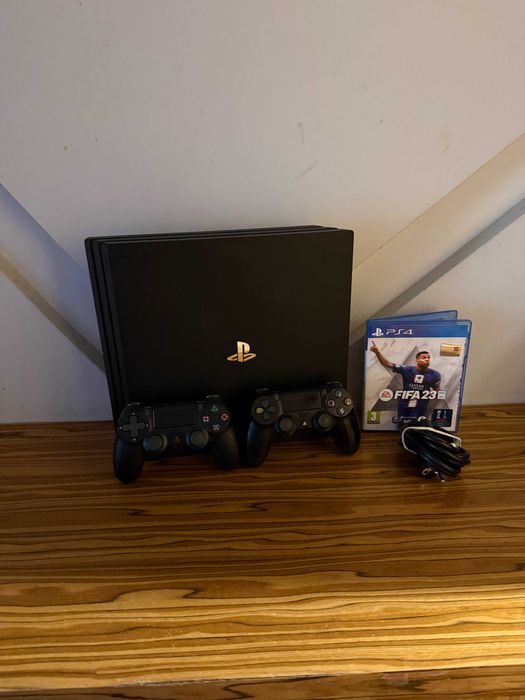 [PS4] Konsola SONY PlayStation 4 Pro 1TB + 2 Pady + Gra FIFA 23