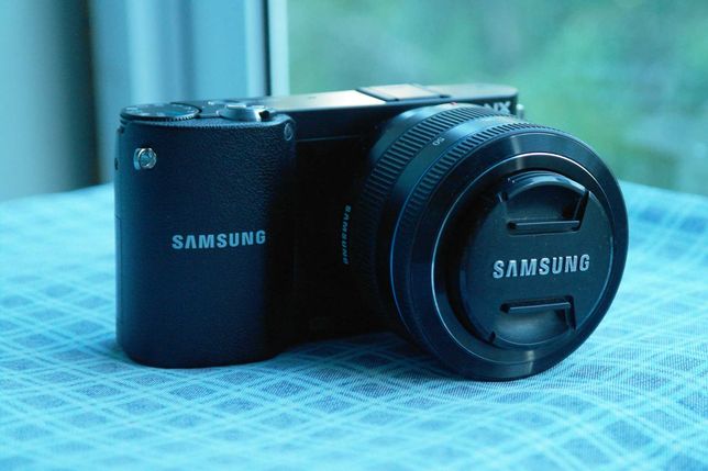 Системна камера Samsung NX1000 Kit 20-50mm F3.5-5.6 ED