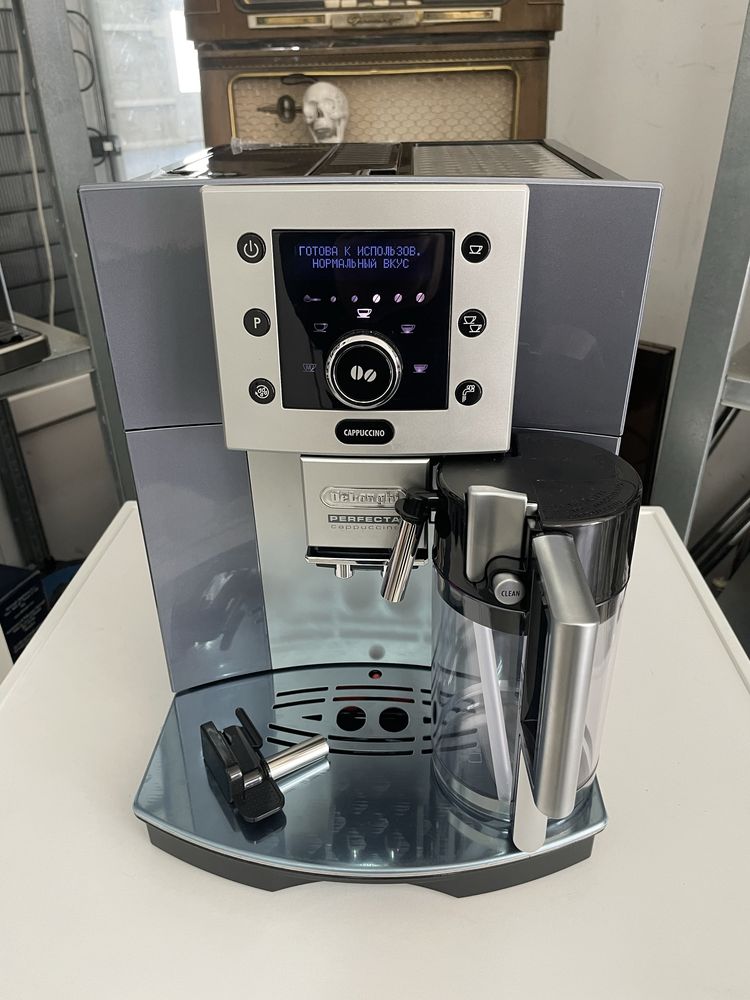 Кофемашина DeLonghi ESAM 5500.M Perfecta Cappuccino обслужена