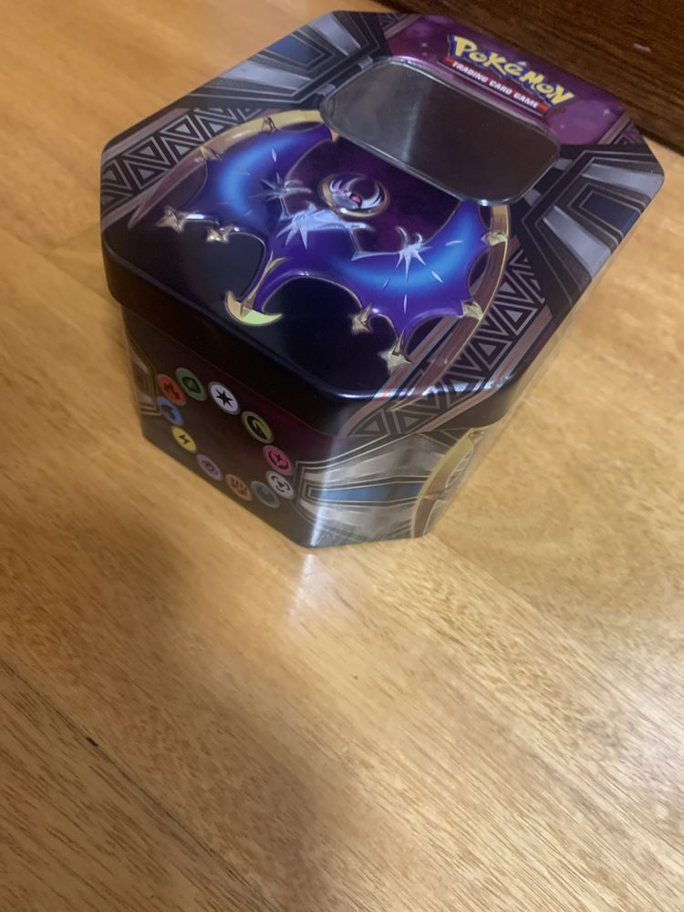 Caixa de cartas Pokémon Lunala