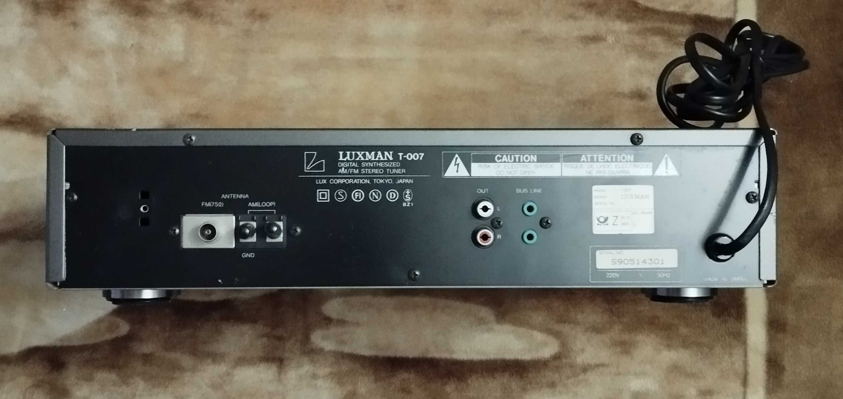 Продам FM-тюнер Luxman T-007