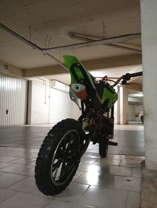 Mota de Cross igual a pitbike mas está é de competição