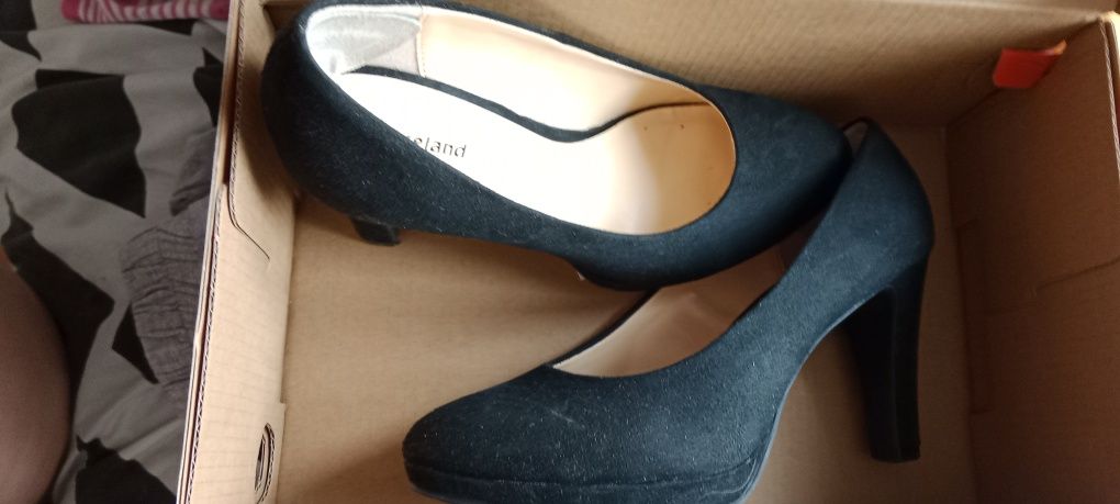 Czarne buty na obcasie  graceland