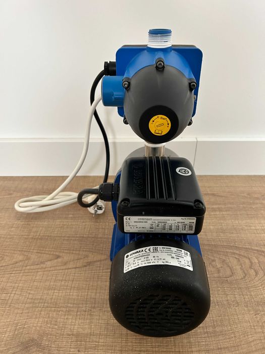 Bomba Lowara com controlador de pressão Genyo