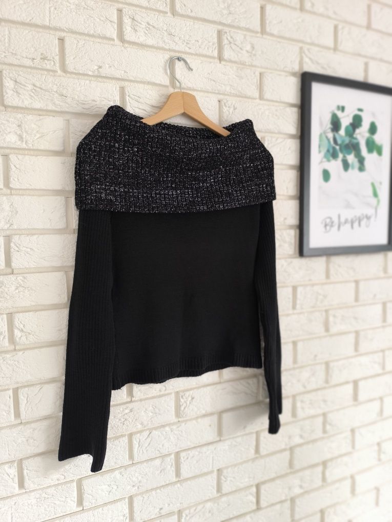 Czarny sweter damski ze srebrną nitką XS 34 S 36 krótki