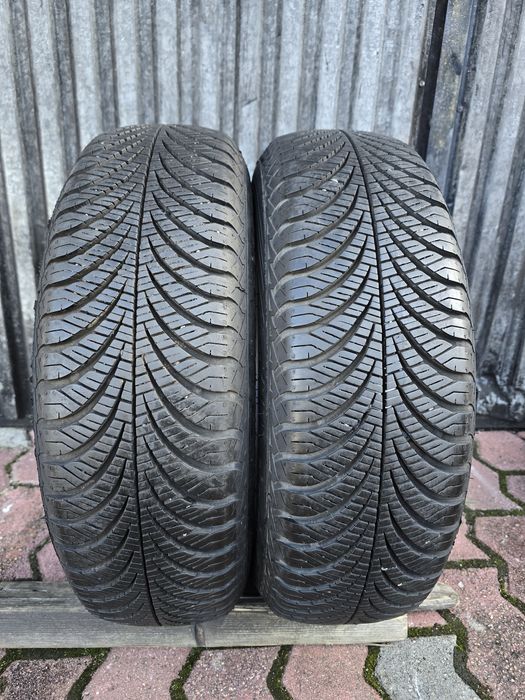 Para opon całorocznych 165/70R14 81T Goodyear Vector 4Seasons G2