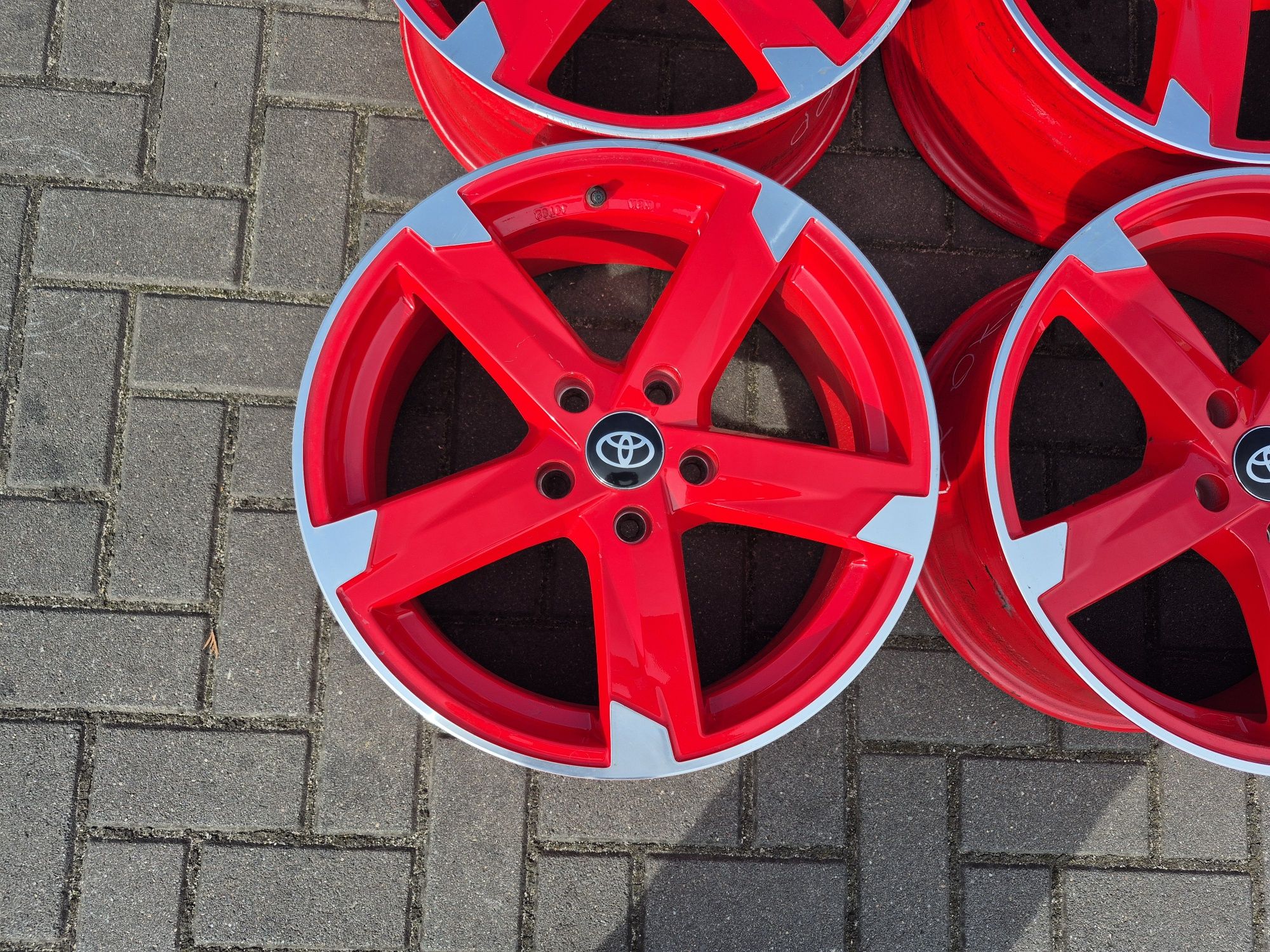 Felgi Alu z Czujniki TOYOTA Auris Corolla Avensis 5x114.3 17 Cali 7.5J