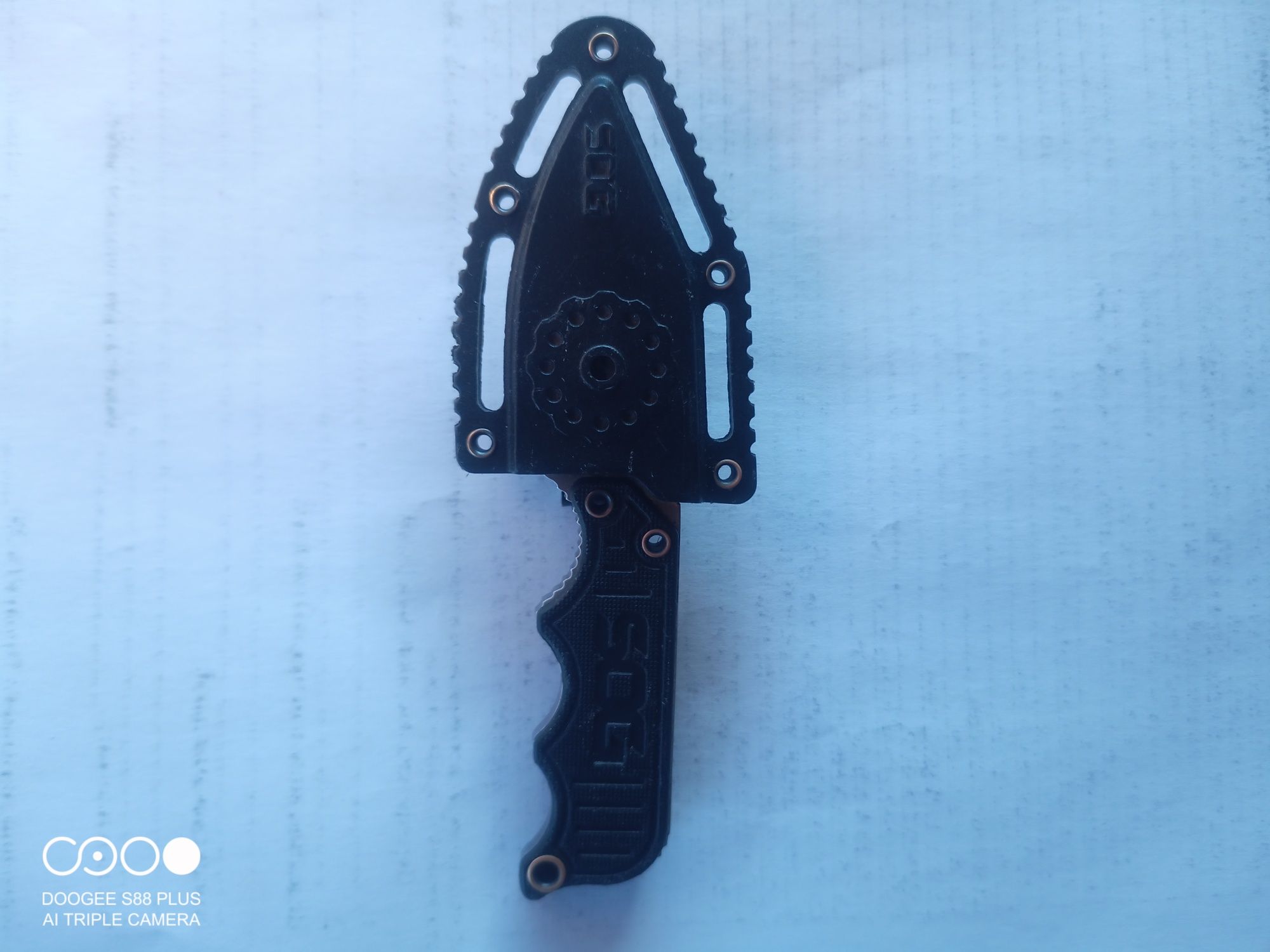 Нож SOG Instinct Mini