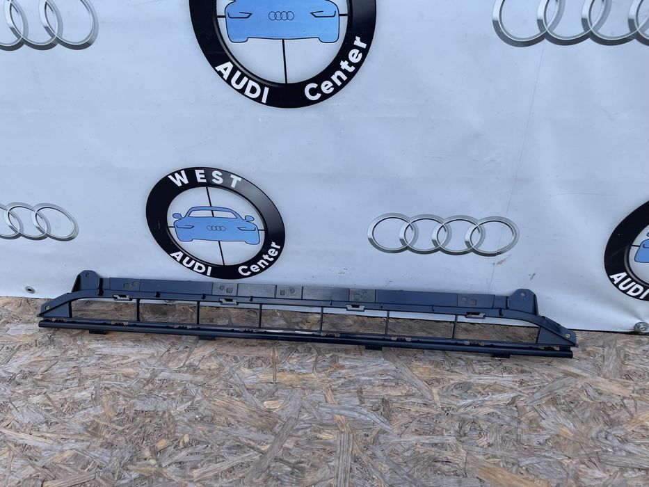 Audi Q5 80A решітка центральна нижня ауді ку5 решітка переднього бампе