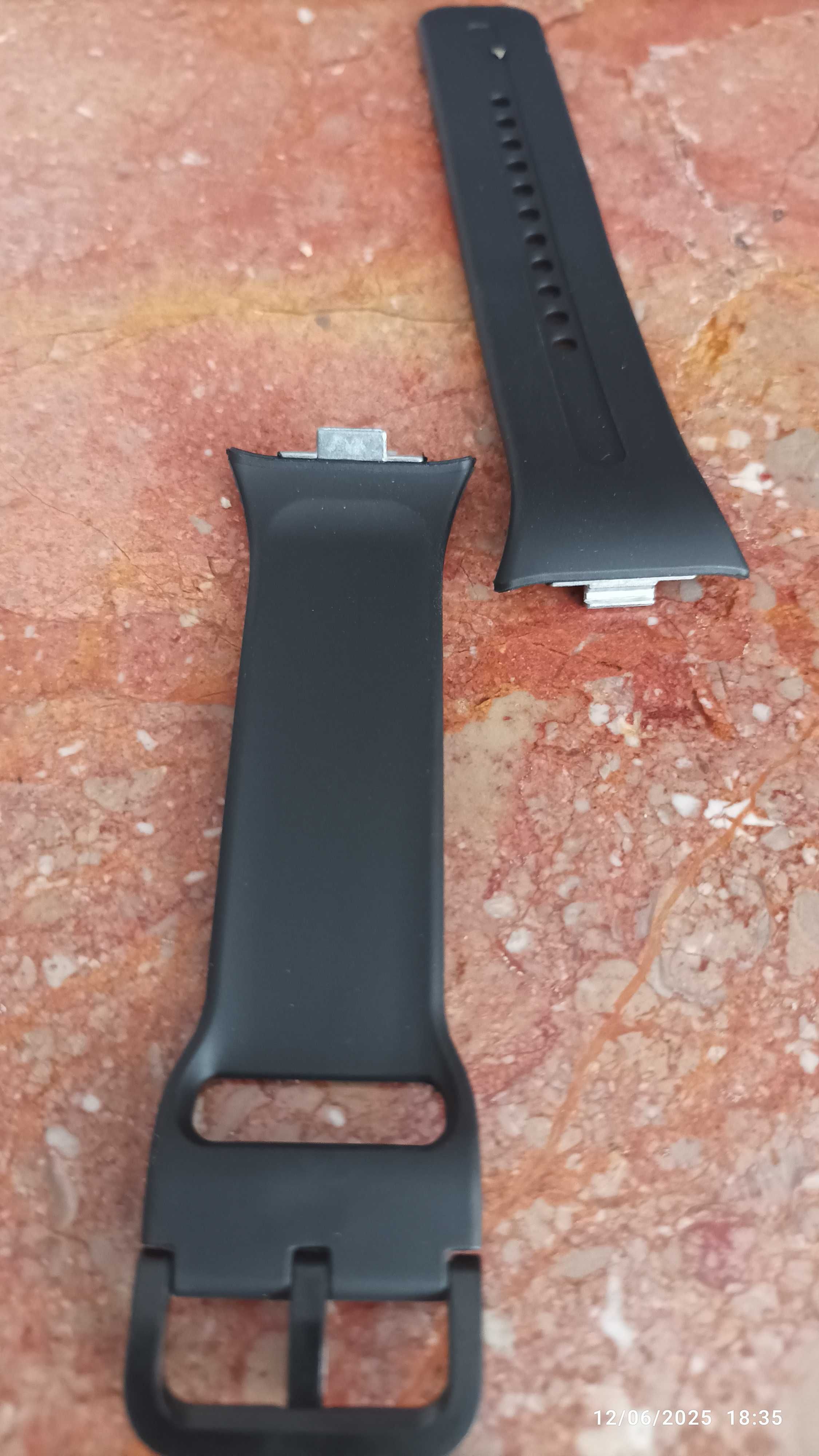 Braceletes pretas em silicone Swatch Xiaomi Redmi 5 (NOVAS)