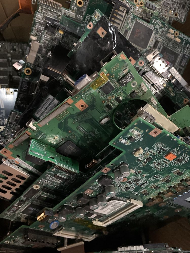 Skup złomu komputerowego Skup Płyt Głównych Skup RAM Skup Elektroniki