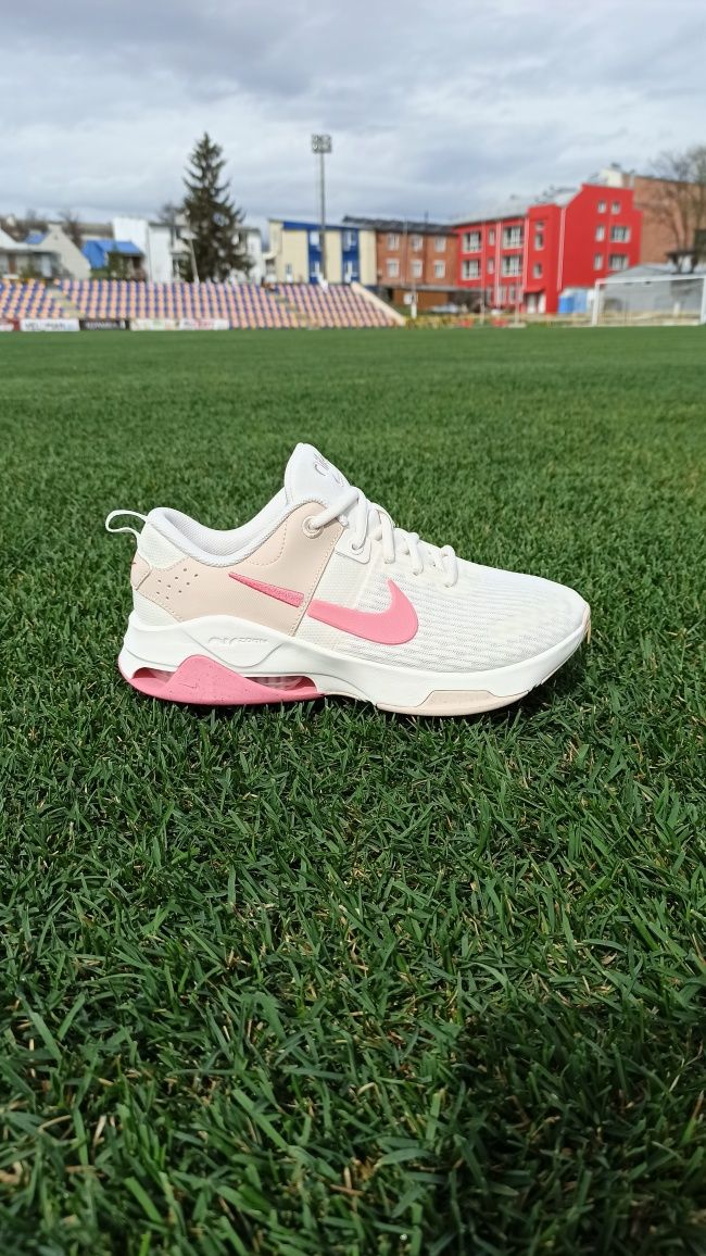 Оригінал Кросівки Nike Air Zoom Bella 6 DR5720-101 Найк 39 Аир Зум