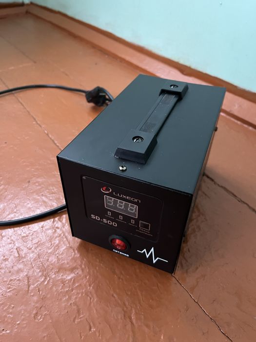 Стабілізатор напруги Luxeon SD-500