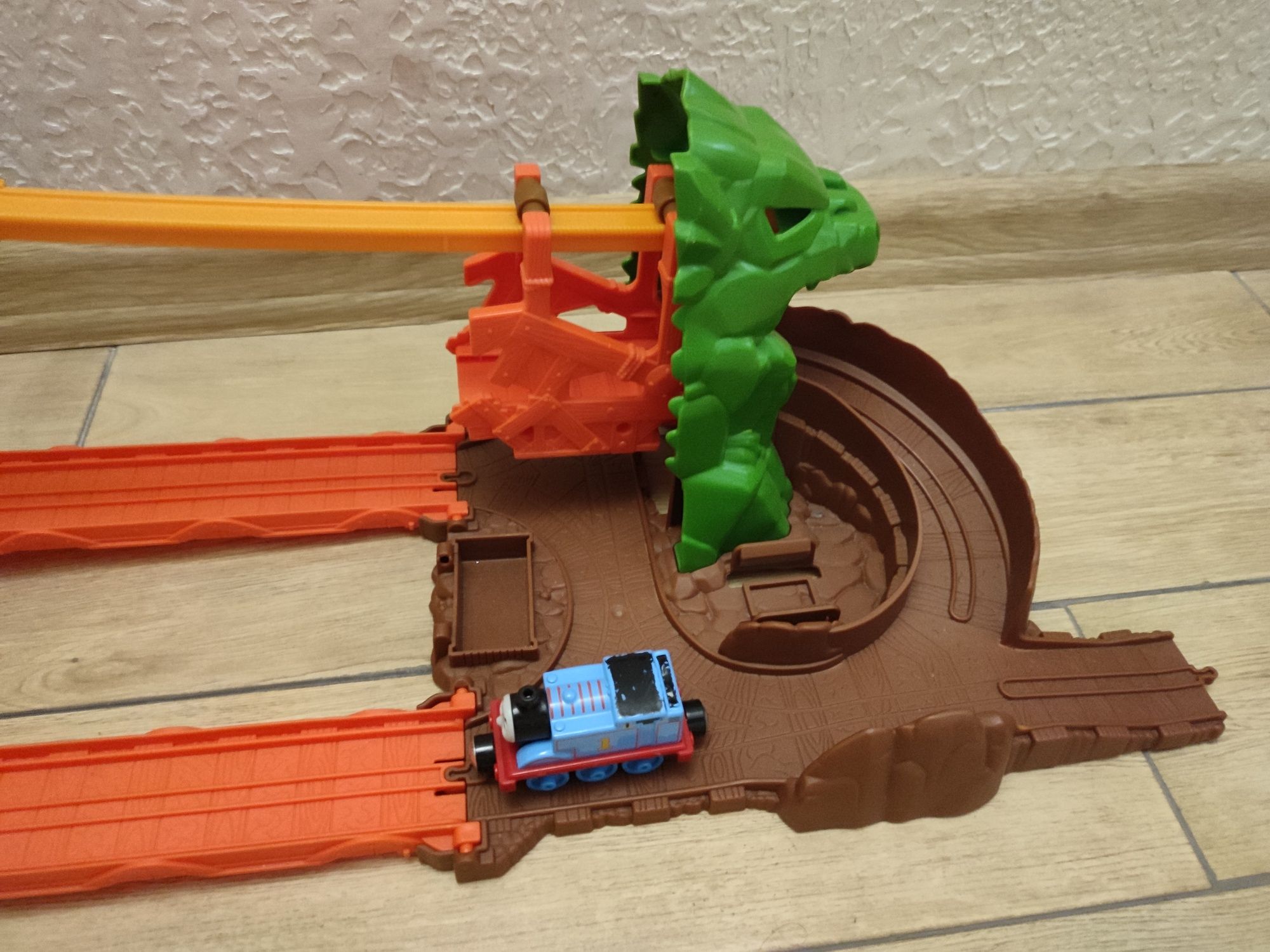 Залізна дорога Томас Fisher Price Take-n-Play Daring Dragon Drop
