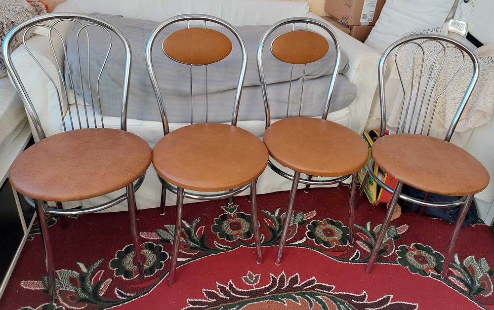 Komplet krzeseł kuchennych - сena za 4 szt