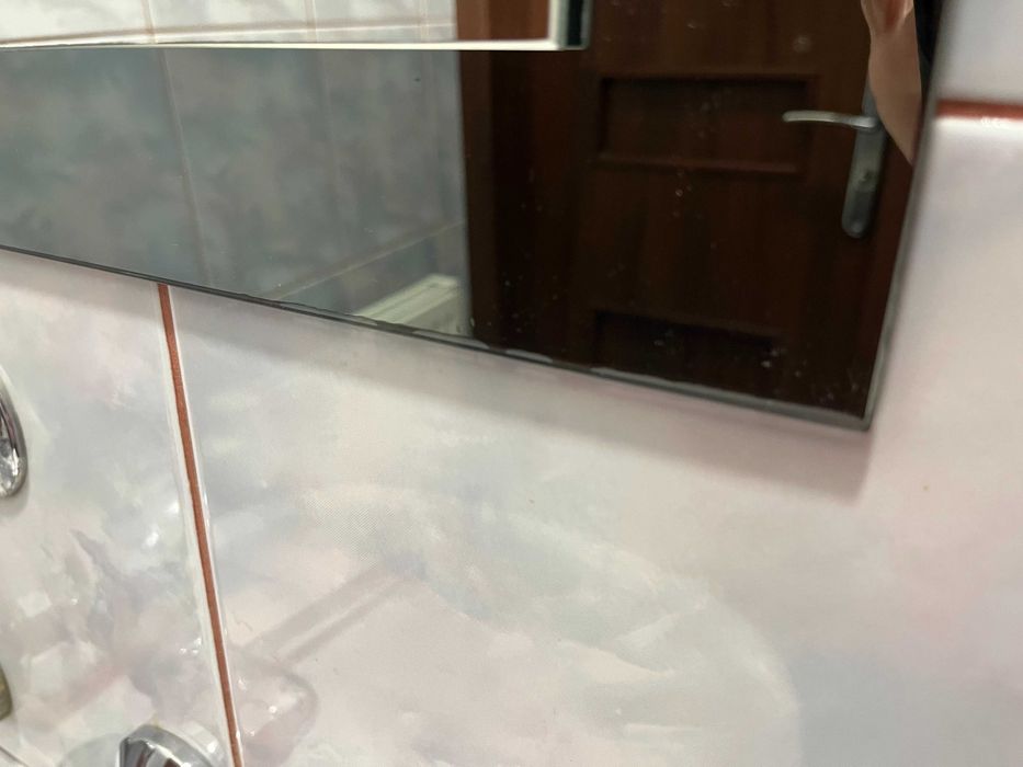 lustro łazienkowe używane 50x79 cm.