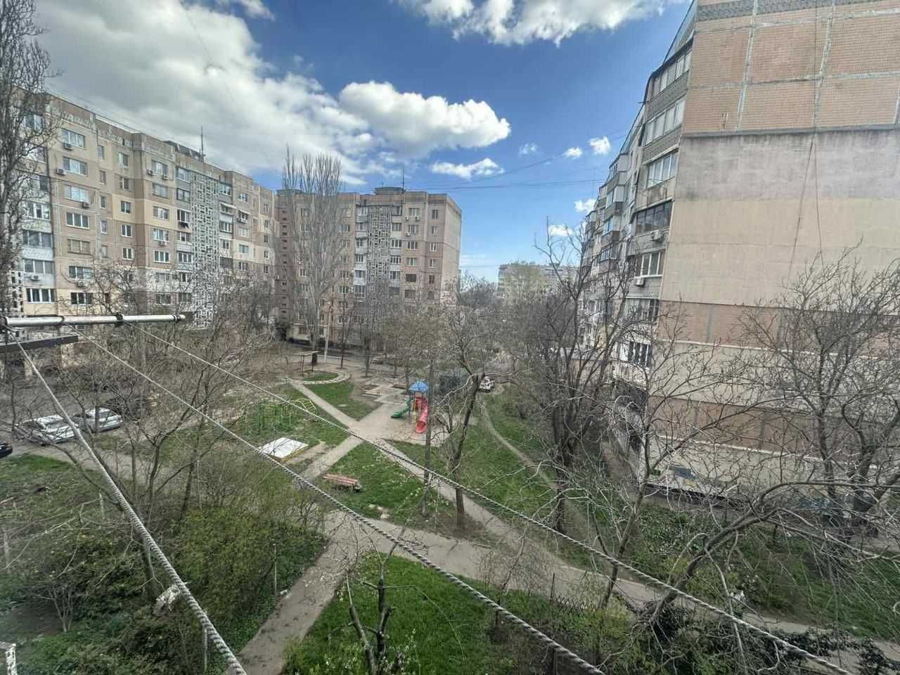 Продам трехкомнатную квартиру г. Одесса Таирово